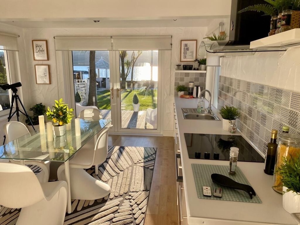 seaview cottage on the island