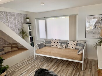 seaview cottage on the island