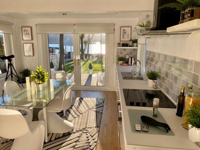 seaview cottage on the island