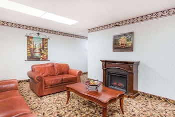 Days Inn By Wyndham Staunton,Mint Spring>>Charlottesville,2 star