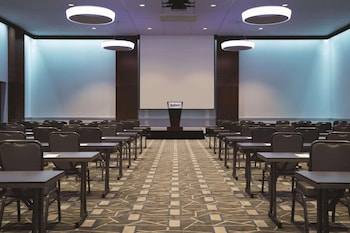 radisson hotel la crosse