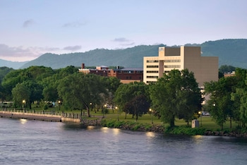 Radisson Hotel La Crosse,Trempealeau>>La Crosse,4 star