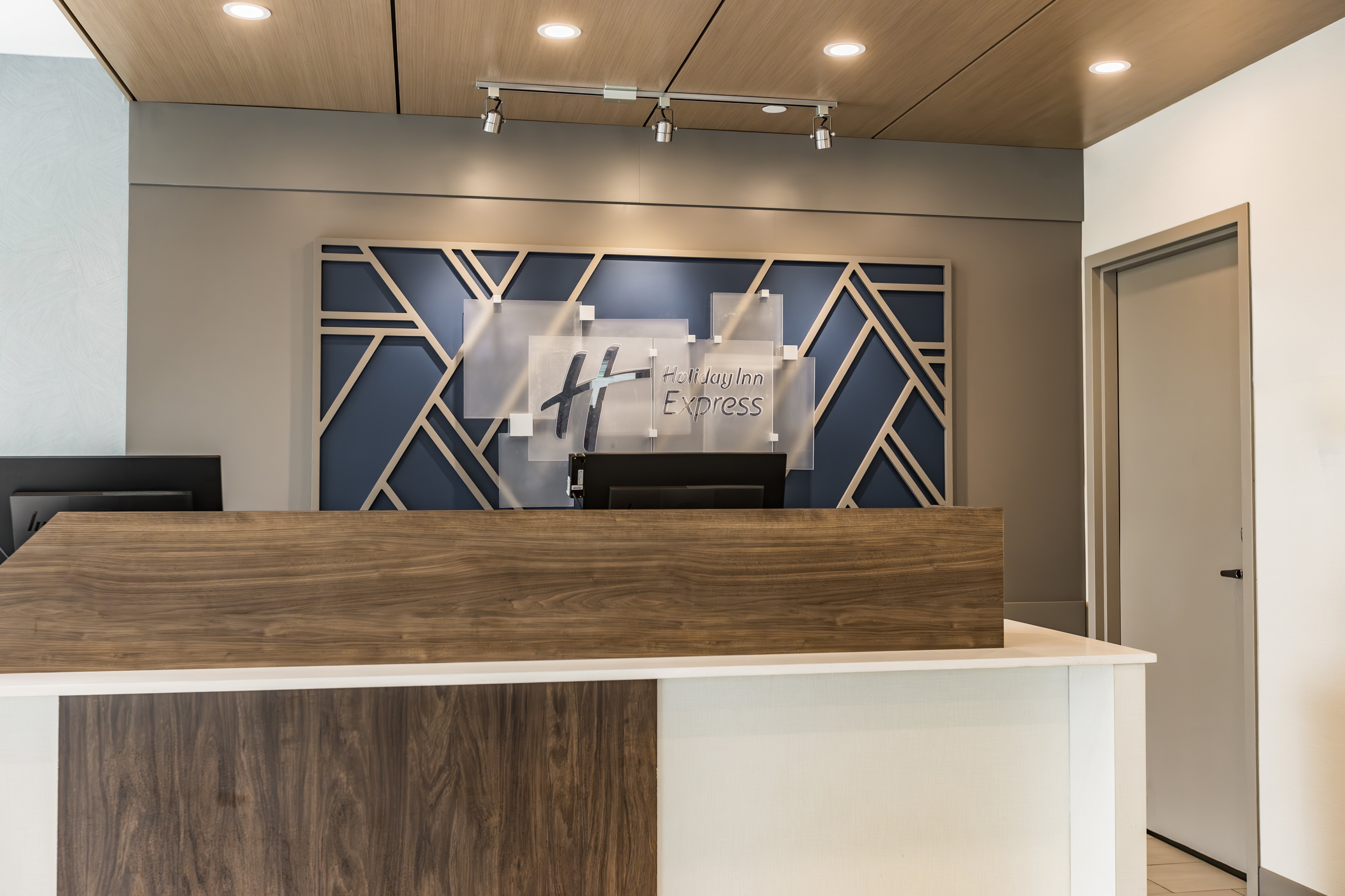 holiday inn express toronto north york by ihg