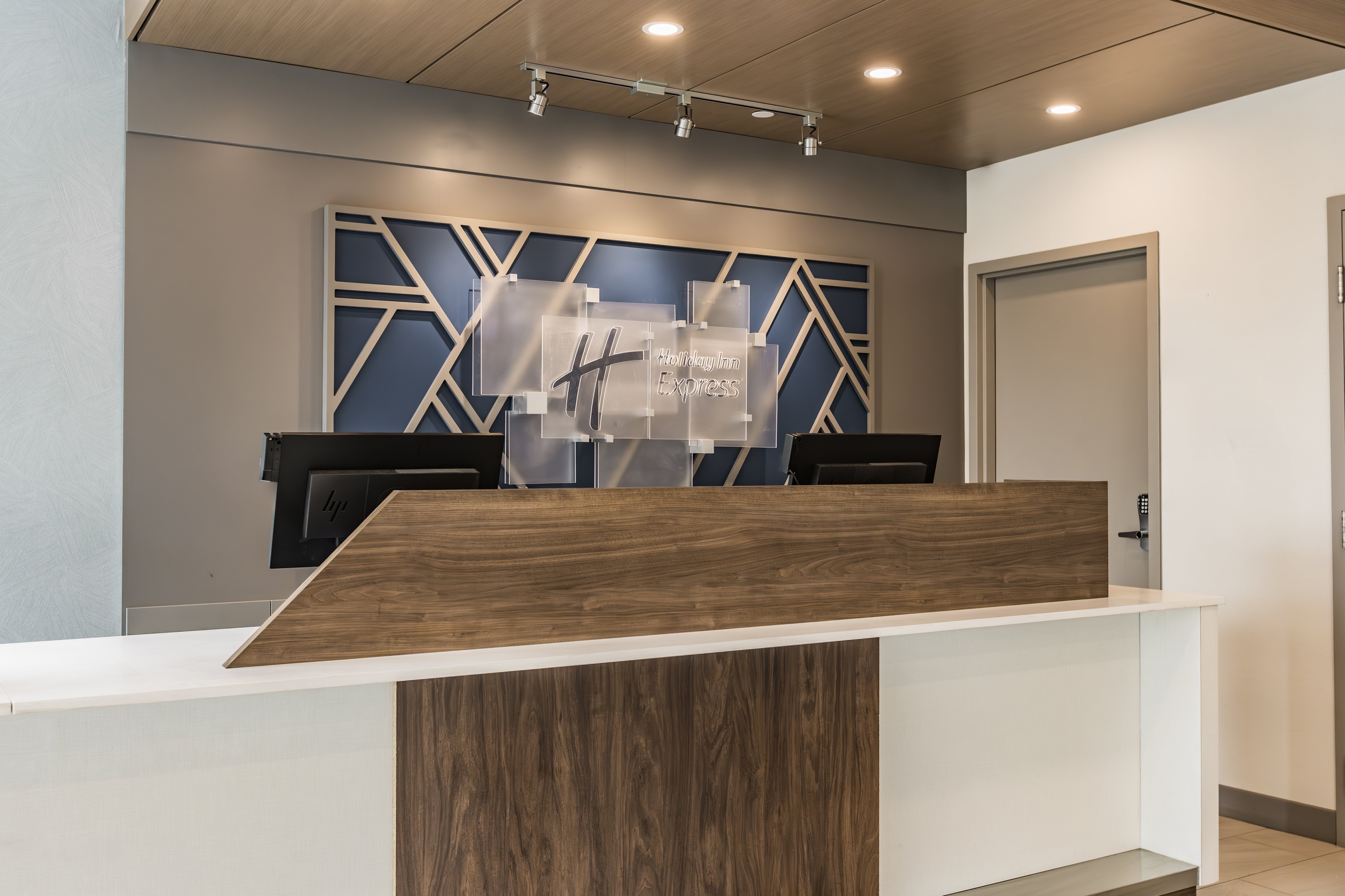 holiday inn express toronto north york by ihg