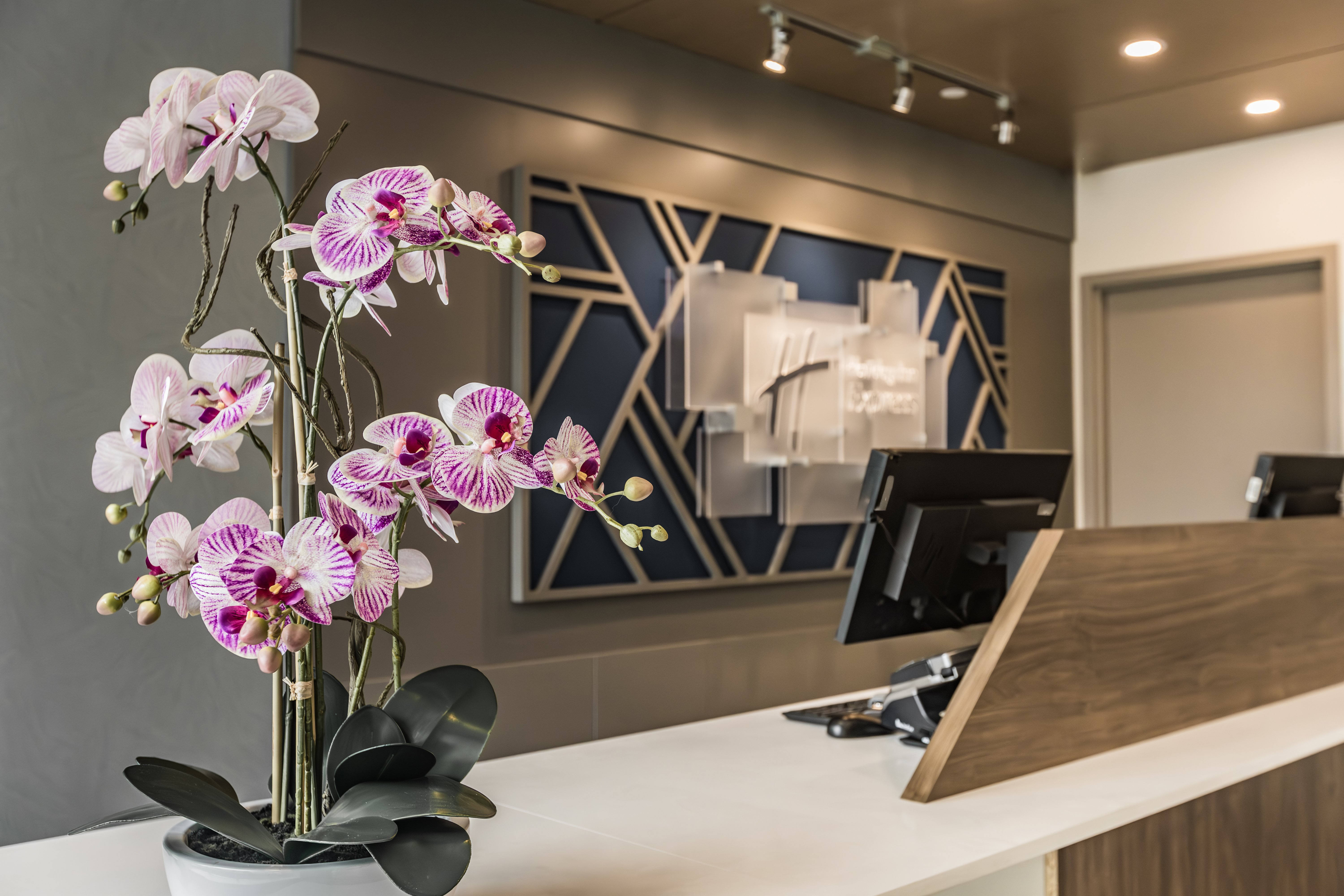 holiday inn express toronto north york by ihg