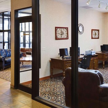 radisson hotel bismarck