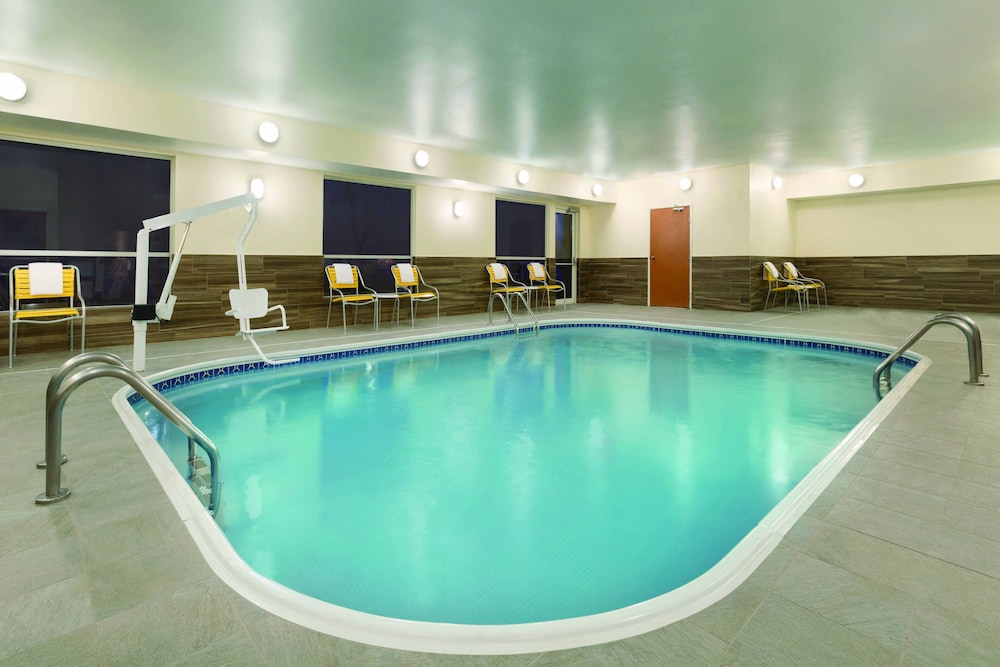 fairfield inn and suites bismarck south