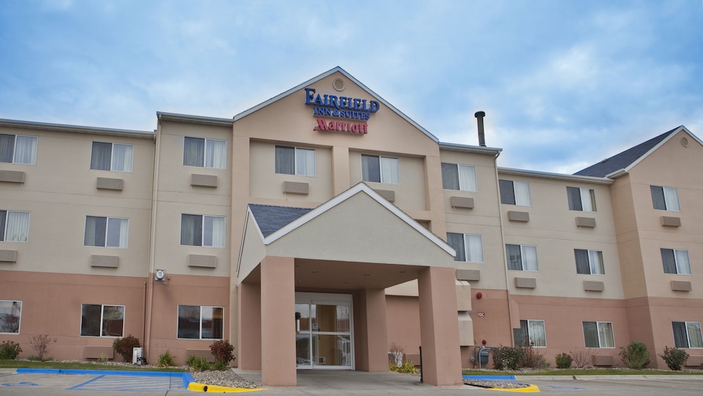 fairfield inn and suites bismarck south