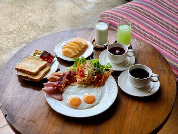 lanna oriental boutique wualai