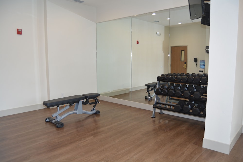 holiday inn express and suites by ihg