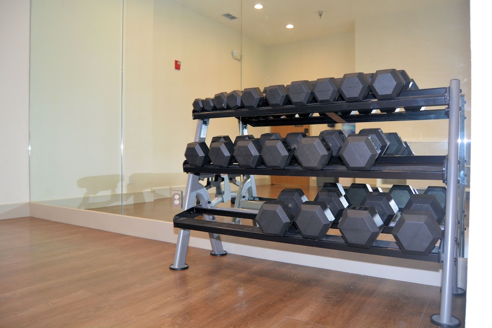 holiday inn express and suites by ihg