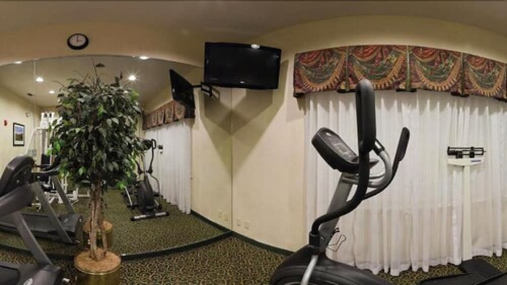 holiday inn express and suites by ihg