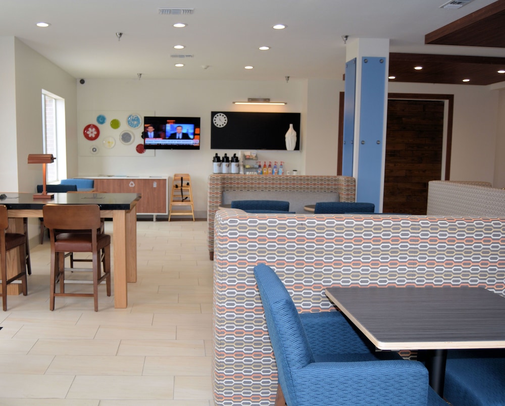 holiday inn express and suites by ihg