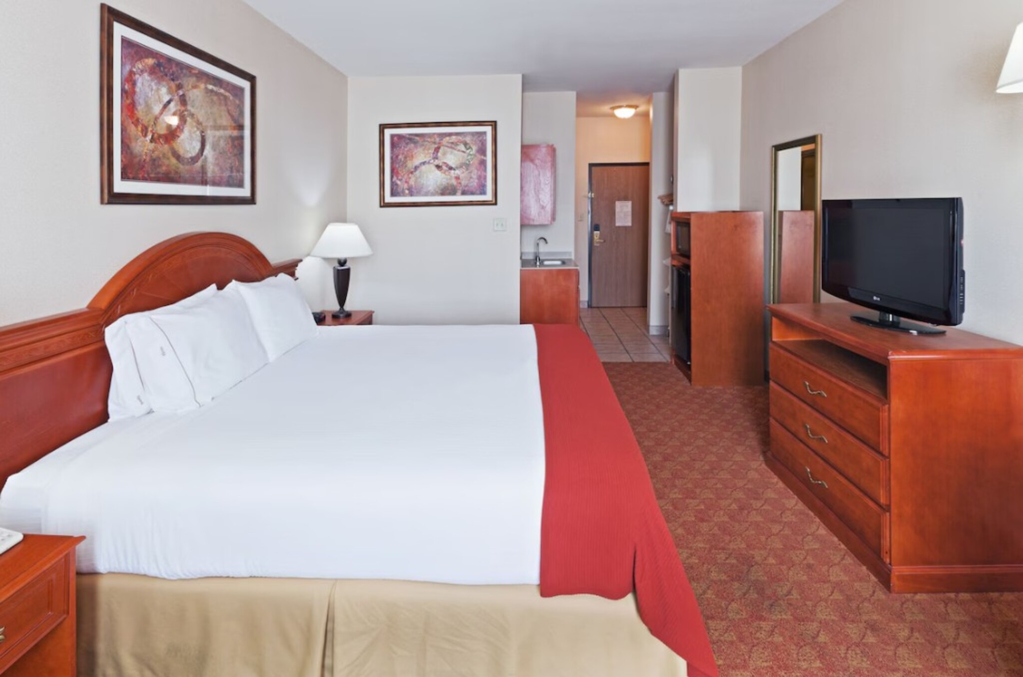 holiday inn express and suites by ihg