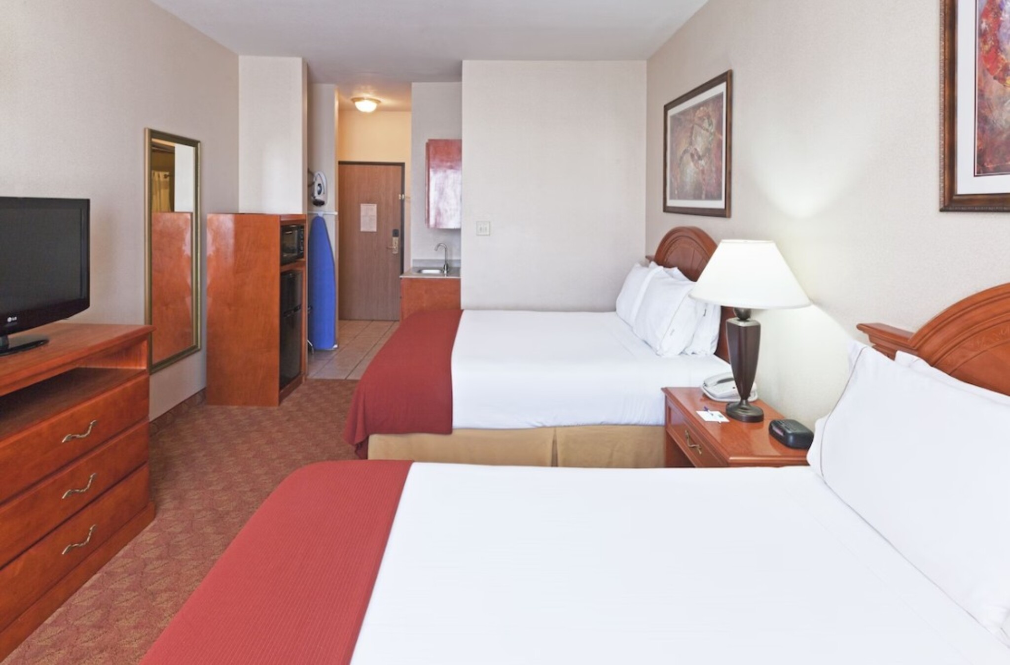 holiday inn express and suites by ihg