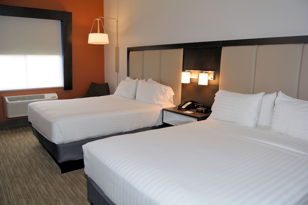 holiday inn express and suites by ihg