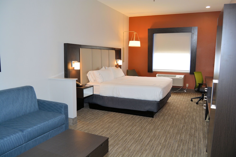 holiday inn express and suites by ihg