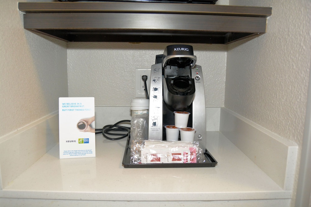 holiday inn express and suites by ihg