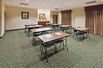 holiday inn express and suites by ihg