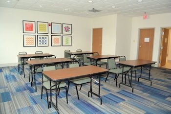 holiday inn express and suites by ihg