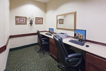 holiday inn express and suites by ihg