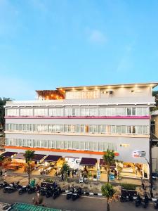 harbour komodo hotel