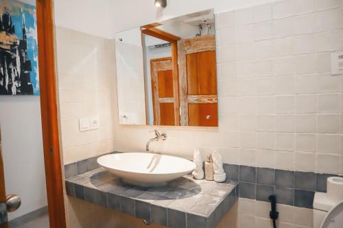 harbour komodo hotel