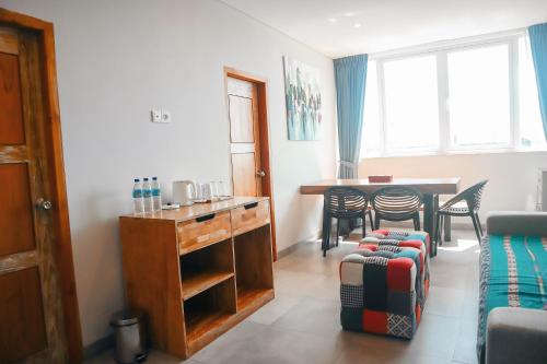 harbour komodo hotel