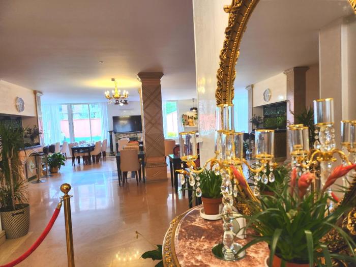 hotel royal