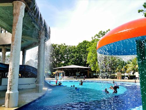 homestay fhs free water theme park tickets suite