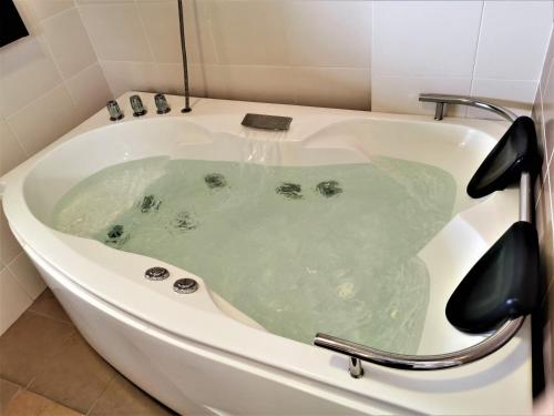 homestay fhs free water theme park tickets suite