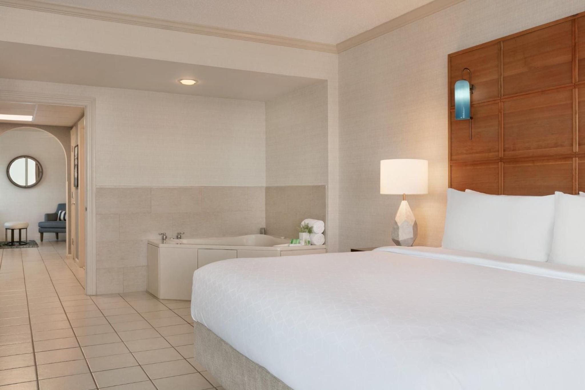 holiday inn and suites ocean city by ihg