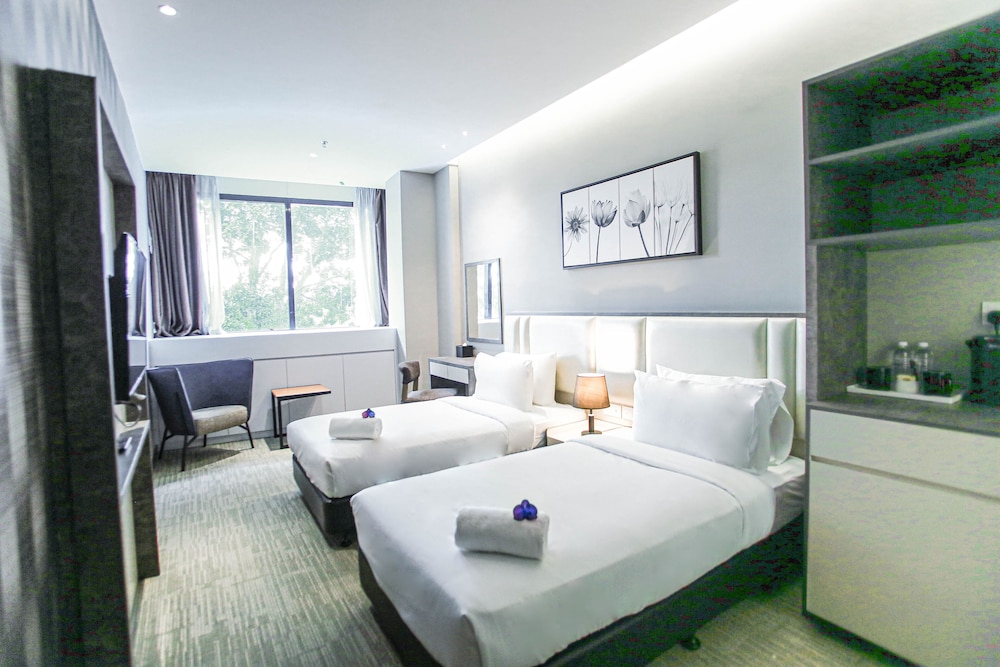 fives hotel dnp previously known as glex hotel signature jb