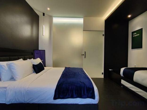 the apple premier suites melaka