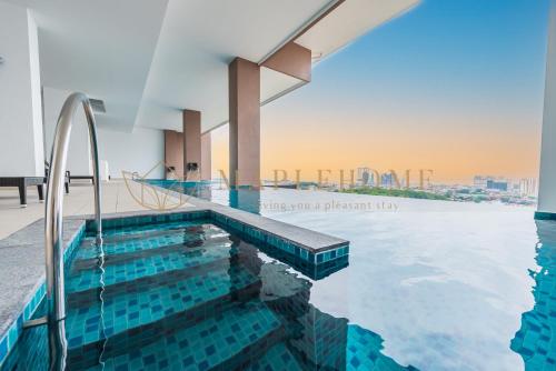 the apple premier suites melaka