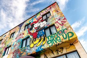 muraless art hotel