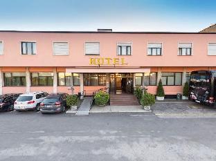 muraless art hotel
