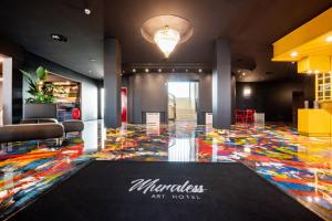 muraless art hotel