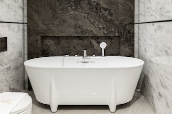 the face 2 by dm suites