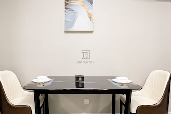 the face 2 by dm suites