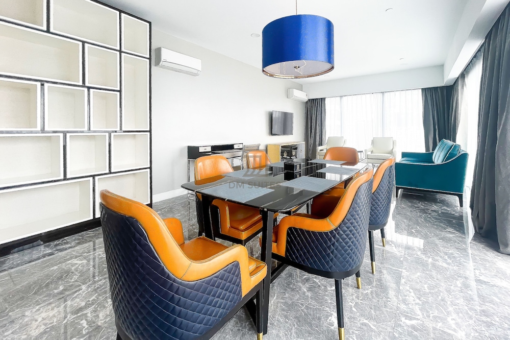 the face 2 by dm suites