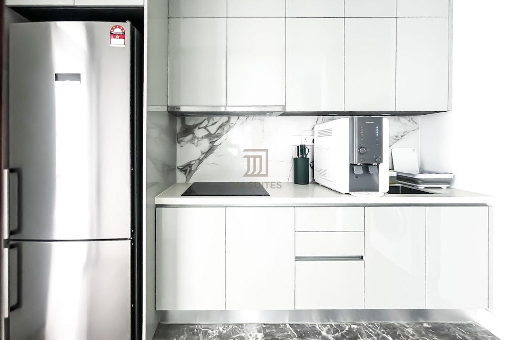 the face 2 by dm suites