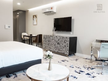 the face 2 by dm suites