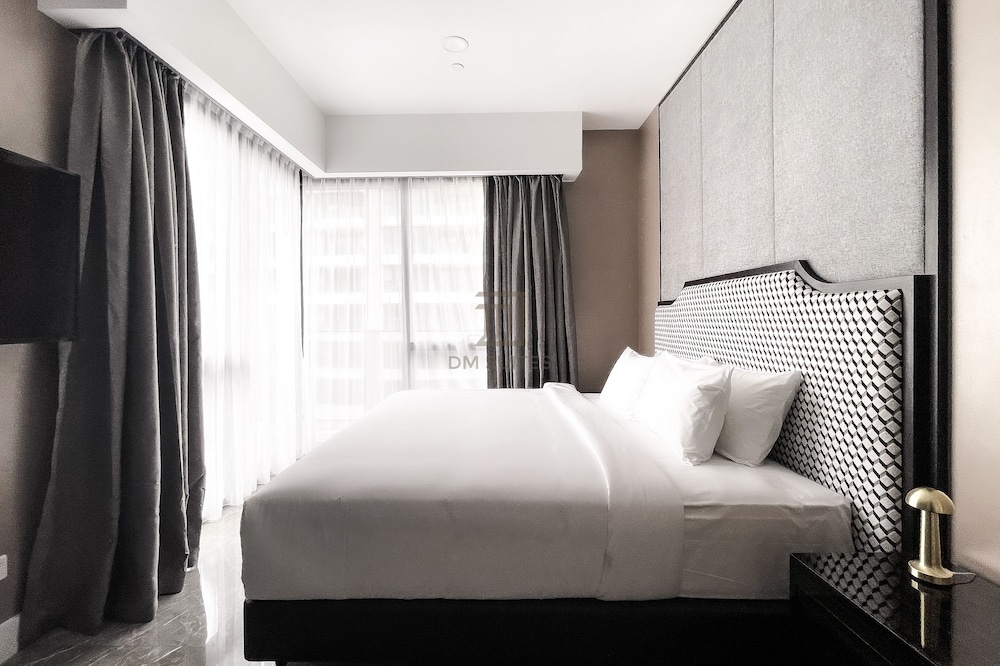 the face 2 by dm suites