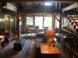 Yellow Barn Estate,,0 star