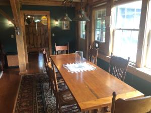 Yellow Barn Estate,,0 star