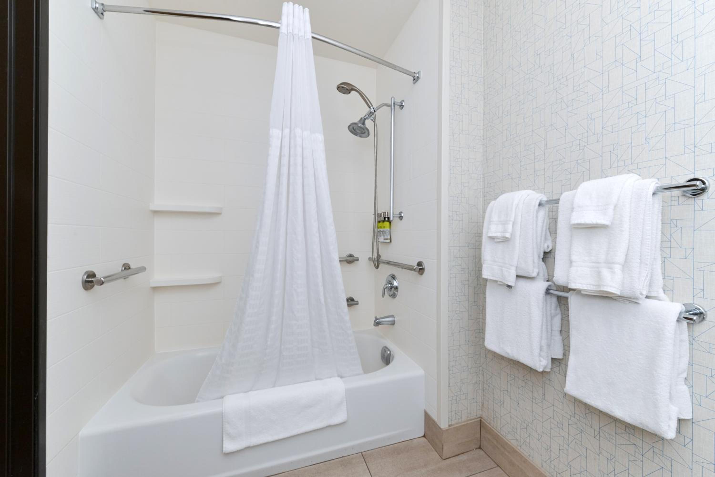holiday inn express madera yosemite park area by ihg