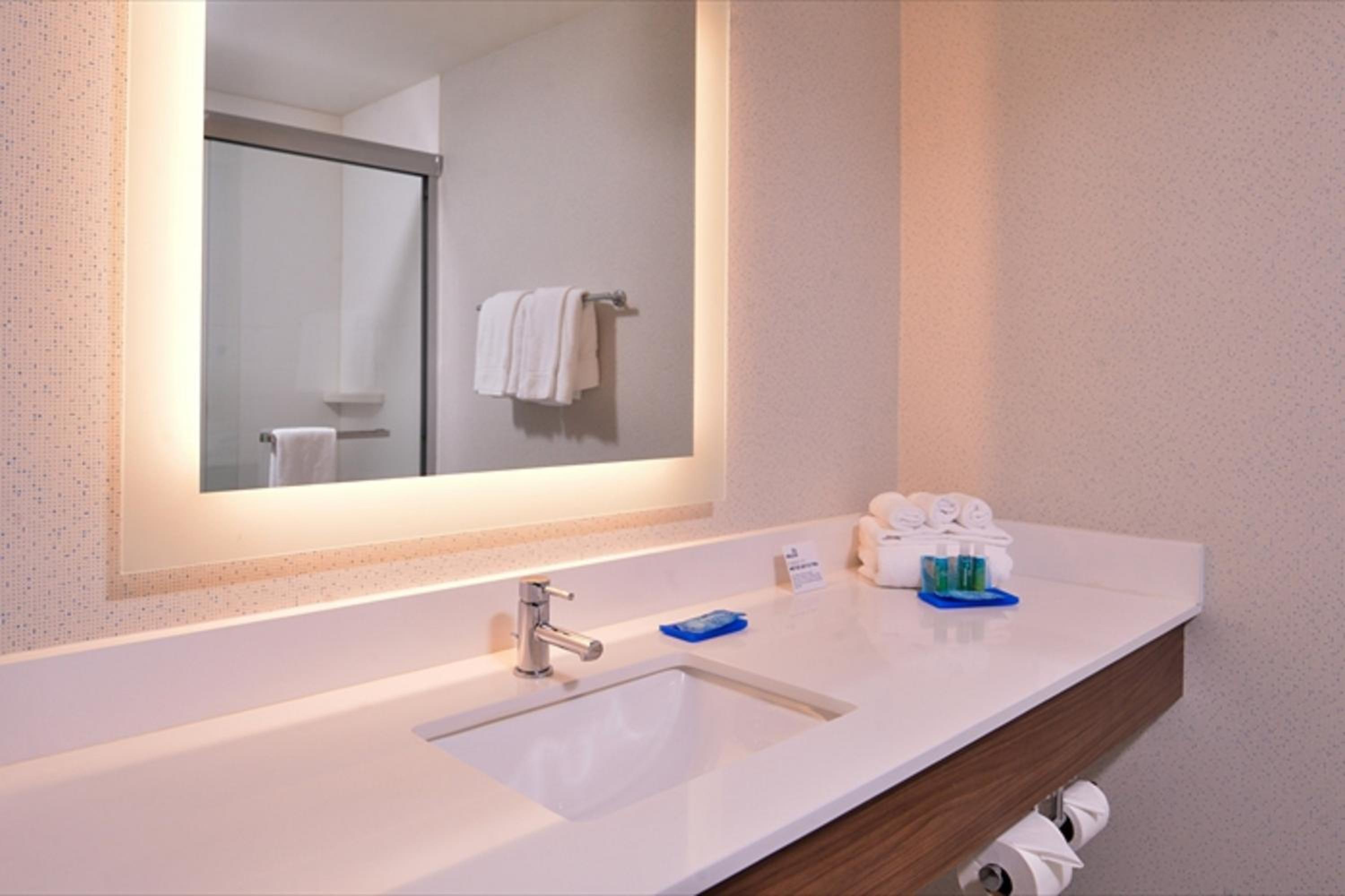 holiday inn express madera yosemite park area by ihg