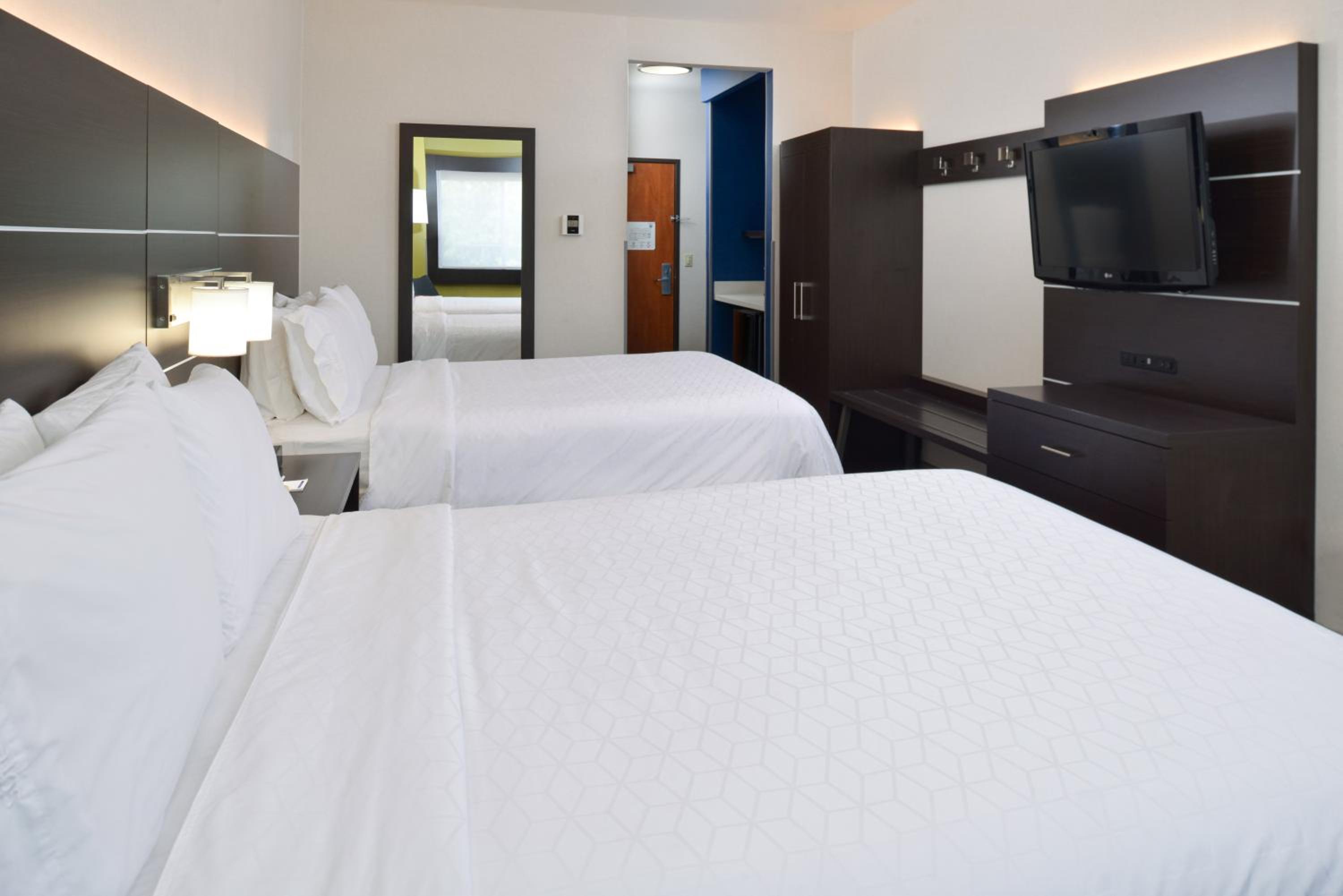 holiday inn express madera yosemite park area by ihg