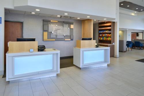 holiday inn express madera yosemite park area by ihg